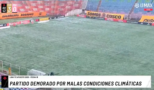 Así quedó la cancha del estadio Garcilaso. Foto: captura de L1 Max   