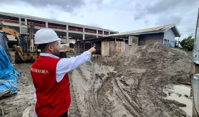 Fábrica de chocolates invade obra de hospital.  