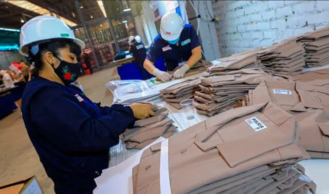 Bono de 210 soles para trabajadores formales en Perú