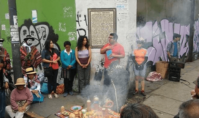 Cercado de Lima | Lima | Perú | Qué es una piedra horadada | Dónde queda la piedra del diablo | La piedra Horadada leyenda | La piedra del diablo | Leyenda de la piedra del diablo Lima | La piedra del diablo historia | La piedra del diablo leyenda | La piedra del Diablo Perú | La piedra del Diablo ubicación | Barrios altos | Peña horadada