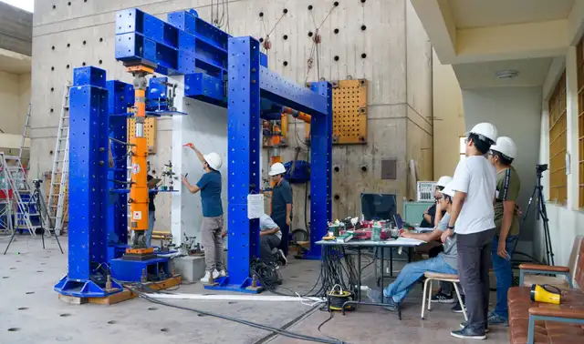  Ingenieros de la UNI realizan simulaciones ante sismos. Foto: Cismid   