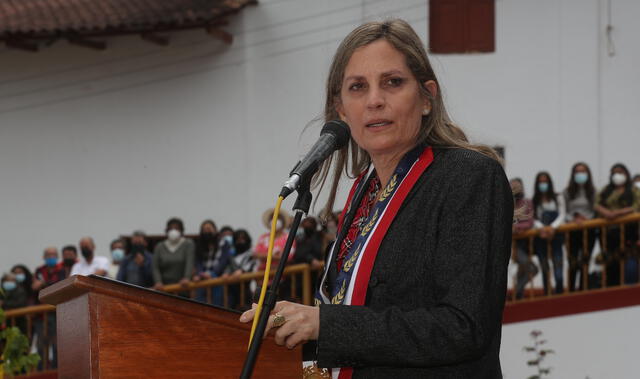 María del Carmen Alva es congresista de Acción Popular y representa a la región de Lima en el Parlamento. Foto: Congreso