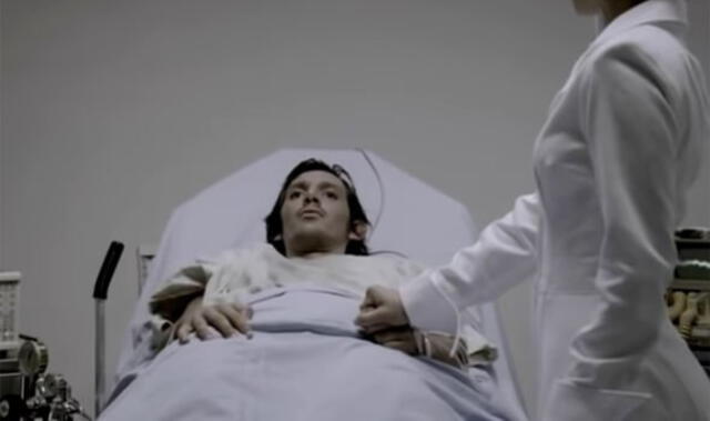 El personaje de 'El Paciente', retratado en el videoclip de "Welcome To The Black Parade". Imagen: captura de YouTube / My Chemical Romance