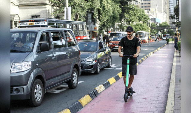 Ministerio de Transportes prohíbe scoorters eléctricos en veredas y pasos peatonales 