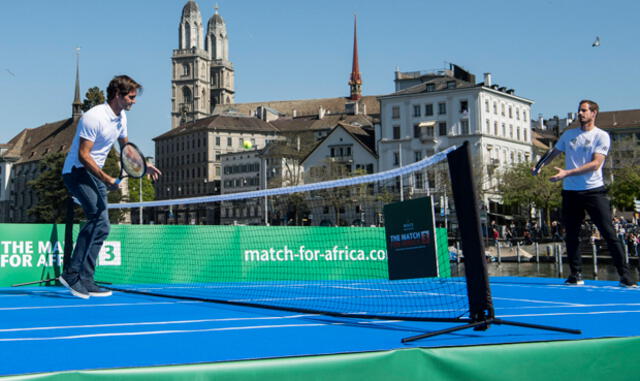 Sobre una cancha flotante, el inusual “entrenamiento” de Federer y Murray [FOTOS]