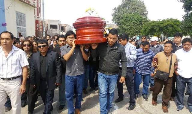 Chiclayo: Fueron sepultadas seis de las siete víctimas del incendio en José Leonardo Ortiz [VIDEO]