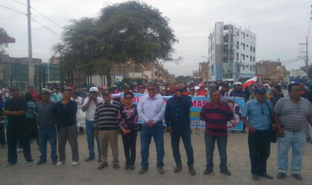Chiclayo: Trabajadores de Tumán “velaron” féretros de Oviedo y Becerril [VIDEO]