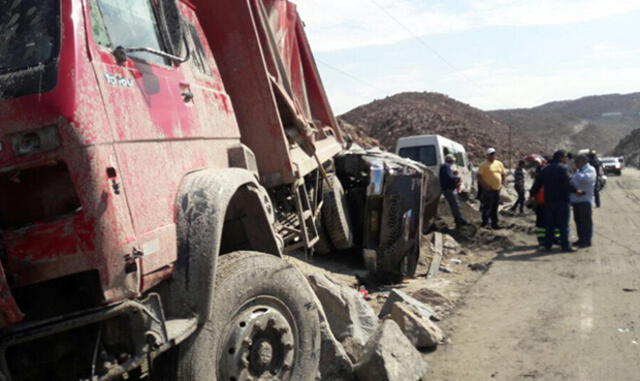 Tres muertos por devastador huaico en Arequipa |FOTOS y VIDEO