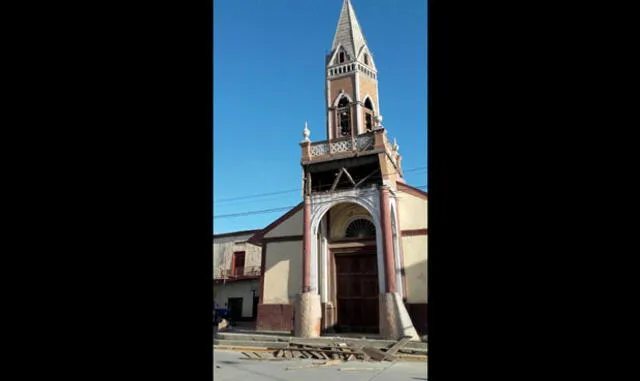 Piura: Se desplomó parte del campanario de antigua iglesia en Paita