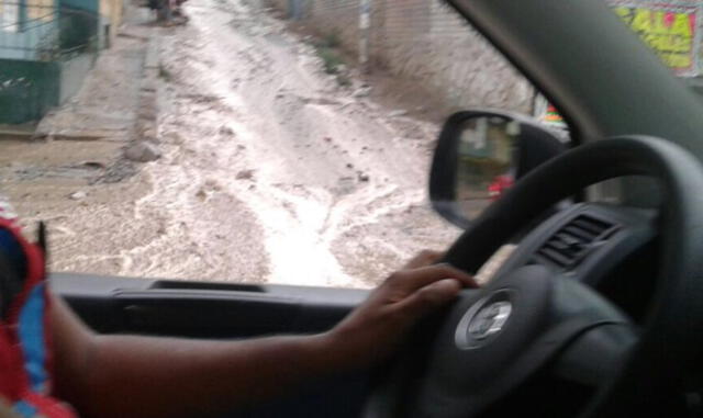 Huaico en Santa Eulalia bloquea Carretera Central y deja a personas atrapadas 