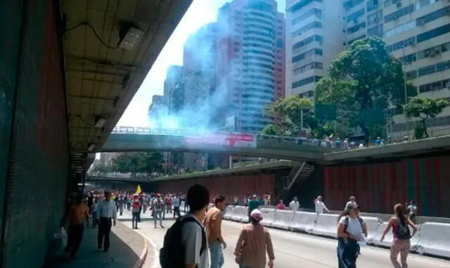 Venezuela: Reprimen a manifestantes opositores con gases lacrimógenos y disparos [FOTOS]