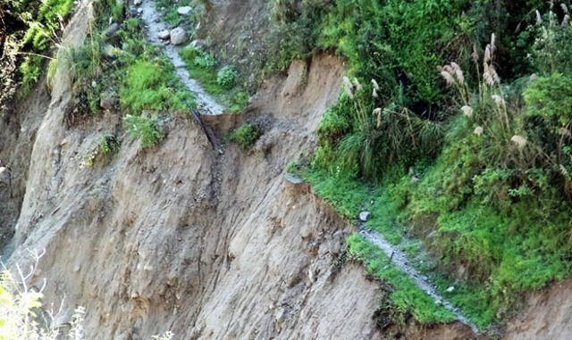 Áncash: Huaico arrasa 300 metros de carretera en Pallasca y aisla a más de 8 mil personas
