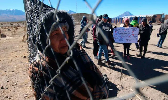 Migrantes venezolanos varados en puntos fronterizos en norte chileno. Foto: AFP.