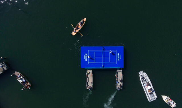 Sobre una cancha flotante, el inusual “entrenamiento” de Federer y Murray [FOTOS]