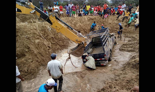 Alud sepultó camioneta en el distrito de Olmos | VIDEO Y FOTOS