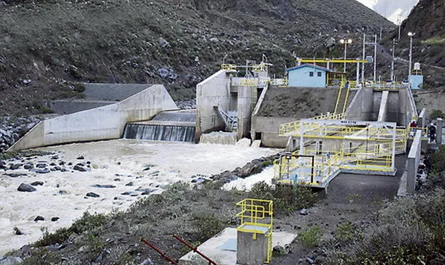 Arequipa sigue sin agua y falló el abastecimiento con cisternas   