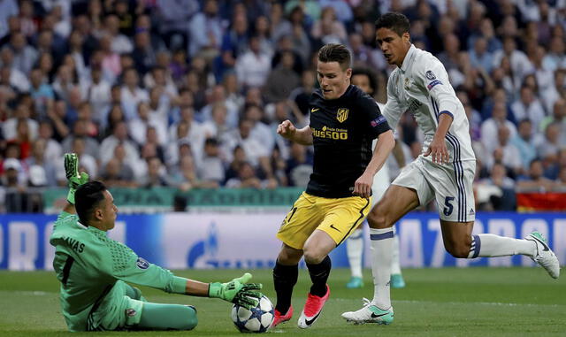 Real Madrid goleó 3-0 al Atlético con goles de Cristiano Ronaldo y tiene un pie en la final de Champions League