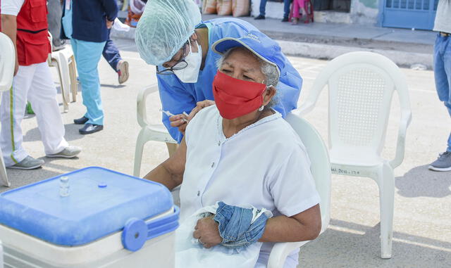 Lambayeque Chiclayo La Victoria ancianos adulto mayor vacunación Covid-19