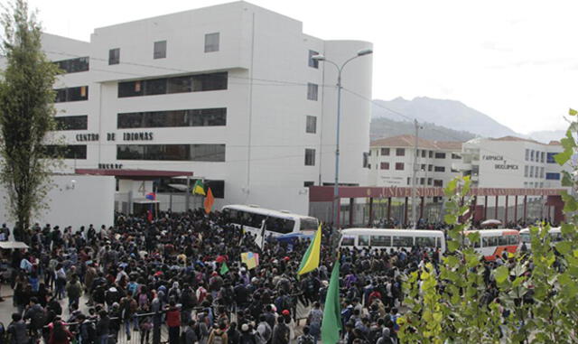 Cusco: Universitarios toman 28 buses de transporte durante protestas por alza de pasajes [FOTOS y VIDEO]