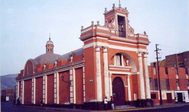 Caen tres delincuentes que asaltaban a feligreses de iglesia en Cercado de Lima