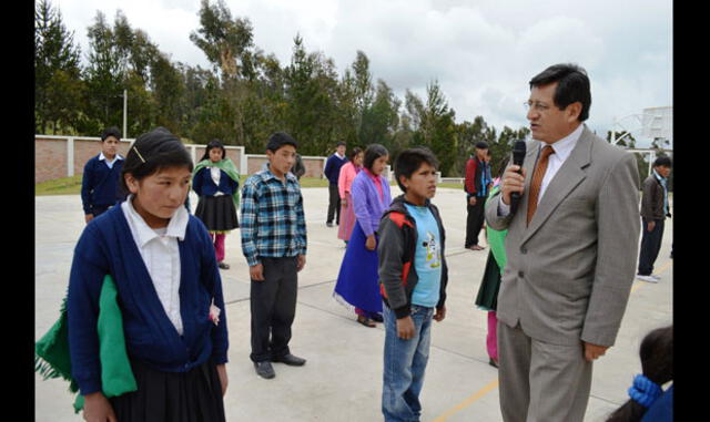 Poder Judicial de Cajamarca dona útiles escolares a niños de Sexemayo y Cuchunga Poder Judicial de Cajamarca dona útiles escolares a niños de Sexemayo y Cuchunga