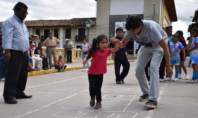 Cajabamba realizó feria demostrativa de juegos tradicionales