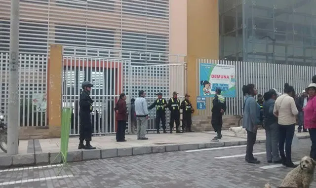 Padres de familia piden a alcalde terminar construcción de colegio en Arequipa