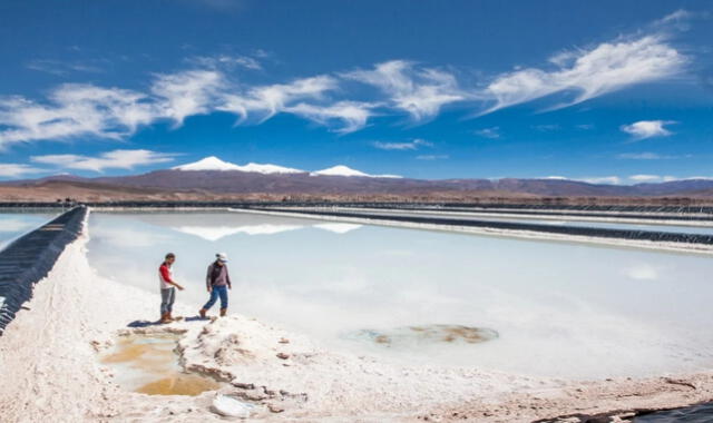 La extracción de litio en Argentina se realiza principalmente a través del método de evaporación solar. Foto: Chequeado   
