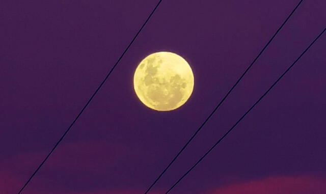  Imágenes de la luna llena en la ciudad de La Serena en Chile. Foto: @seba_astrofotografía/Instagram    