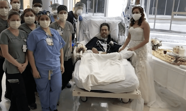 Paciente grave de COVID-19 dio el 'sí' a su novia y se casó dentro del hospital [VIDEO]
