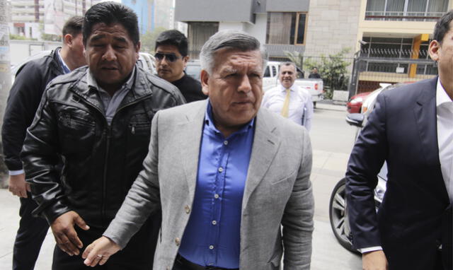 Asimismo, César Acuña comentó que el Perú pierde millones de dólares anuales por corrupción. Foto: La República.