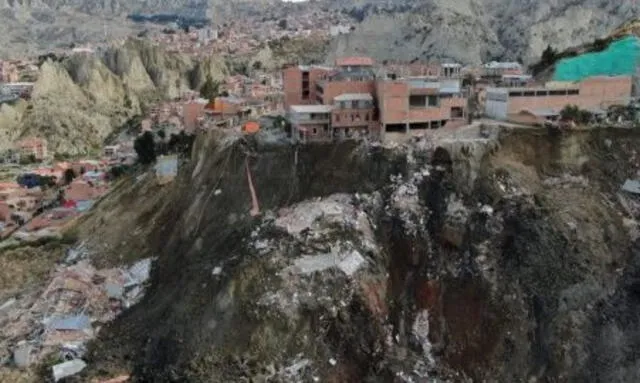 El momento en que un feroz huaico arrasa con unas 60 casas en Bolivia [VIDEO]
