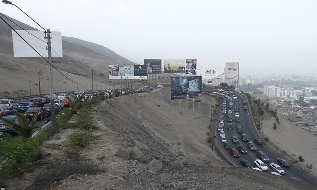 Congestión vehicular continúa en  La Molina y Surco [FOTOS]