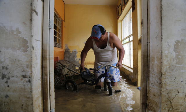 Huaicos en Perú: viviendas de Castilla permanecen inundadas cuatro días después del desborde del río Piura [FOTOS]