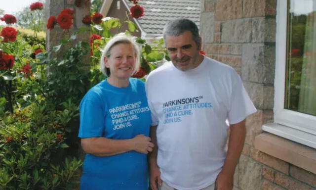 Joy Milne al lado de su esposo Les, quien fue diagnosticado de Párkinson y murió en 2015. Foto: Joy Milne / PA Media / The Guardian