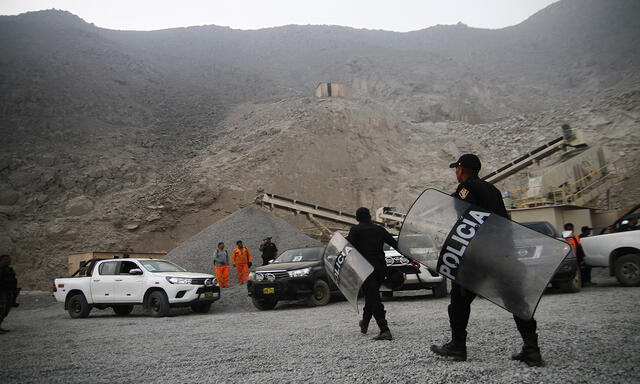 Minería Ilegal: Destruyen maquinaria valorizada en más de 3 millones de dólares [FOTOS]
