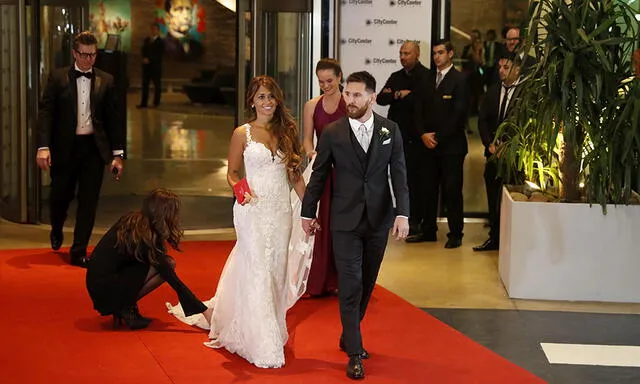 Lionel Messi y Antonella Roccuzzo: así lucieron los esposos frente a la prensa [FOTOS]