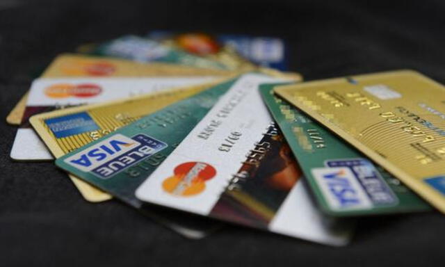 Tarjetas de crédito y débito de peruanos son vendidas por la Deep Web. Foto: AFP