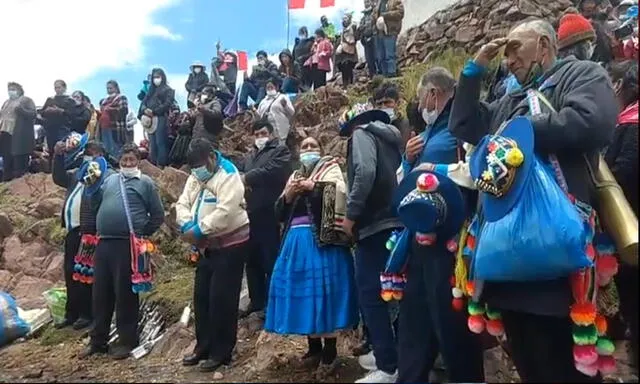 Puno: juliaqueños realizan ceremonia de pago a la tierra sin respetar protocolos