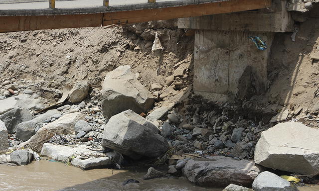Vecinos de Puente Piedra alarmados tras crecida del río Chillón | FOTOS 