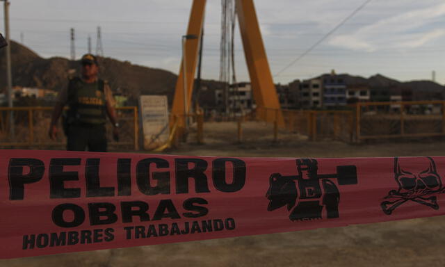 S.J.L: Colapso del Puente Solidaridad por fuerte caudal del río Huaycoloro | FOTOS