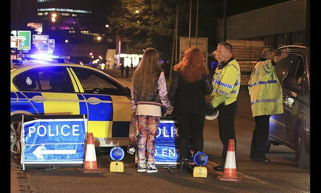 Los dramáticos momentos vividos en Manchester por explosión durante concierto de Ariana Grande [FOTOS]
