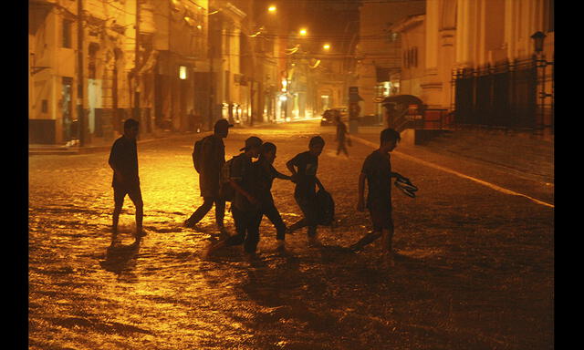 Piura: Se inundan las principales calles de la ciudad tras intensas lluvias | FOTOS
