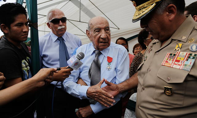 Francia condecoró a peruano que luchó en la Segunda Guerra Mundial | FOTOS