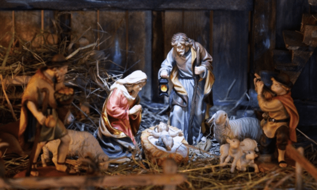 El pesebre navideño conmemora la llegada del niño Jesús a la tierra, según la tradición católica.
