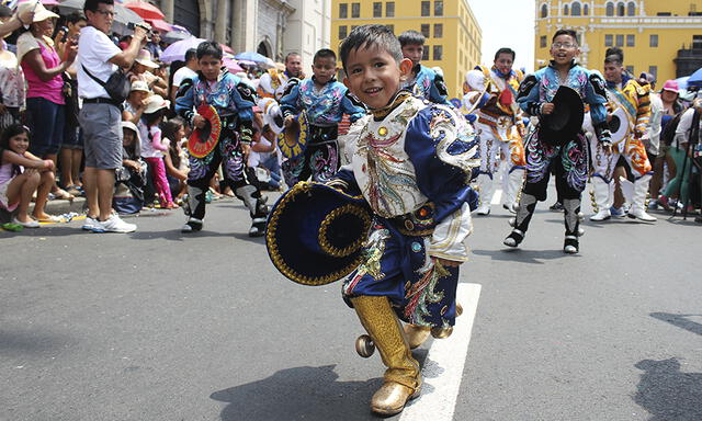 Festividad de Virgen de la Candelaria llena de color las calles de Lima | FOTOS 