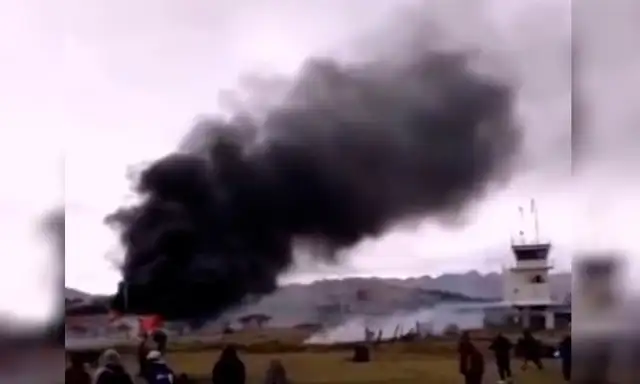 Aeropuerto de Huancabamba en Andahuaylas está tomado por manifestantes. Foto: captura Exitosa Noticias