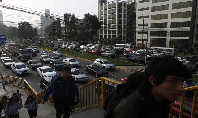 Congestión vehicular continúa en  La Molina y Surco [FOTOS]