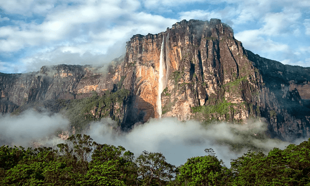 Salto Ángel es considerada la cascada más alta del mundo y atracción que llama la atención conocer al protagonista de la saga de 