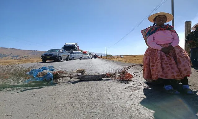  Las mujeres aimaras forman parte de las protestas en Puno. Foto: Liubomir Fernández/ La República    